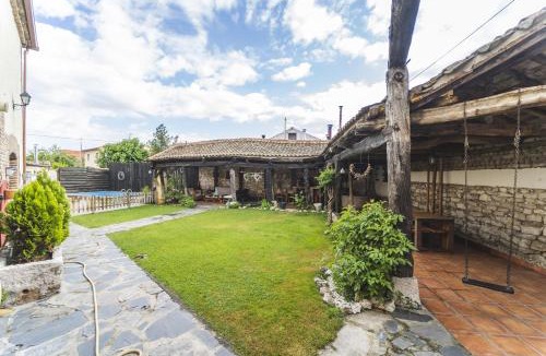 Campo de Cuellar House | Laguna Herrera