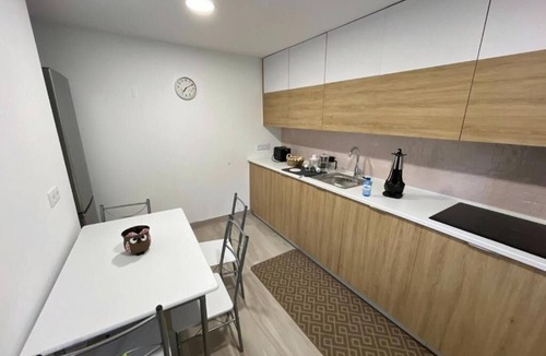 Toen Cottage | Lahoz House