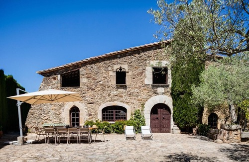 Forallac Villa | LARGE CATALAN FARMHOUSE WITH PRIVATE POOL, CLOSE TO PERATALLADA AND THE COAST