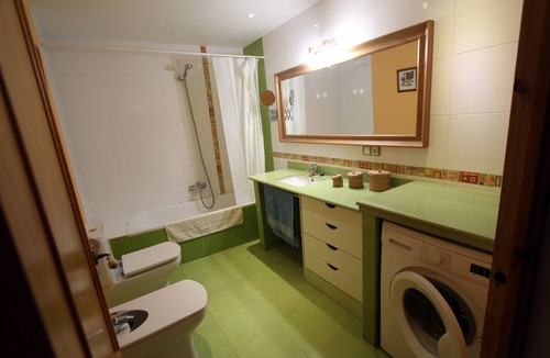 Albelda de Iregua House | Large house with three bedrooms, fully equipped kitchen and garden