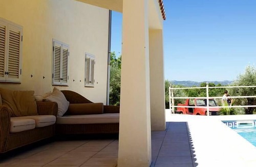 Costa Dorada House | Las Bordes, mansion in a unique location with its own olive grove and forest