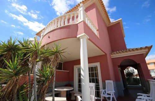 Arenas del Mar Villa | LAS DUNAS 2 by RENTMEDANO Pretty 2 bedroom villa, ocean views, pool and WiFi