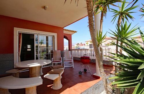 Arenas del Mar Villa | LAS DUNAS 2 by RENTMEDANO Pretty 2 bedroom villa, ocean views, pool and WiFi