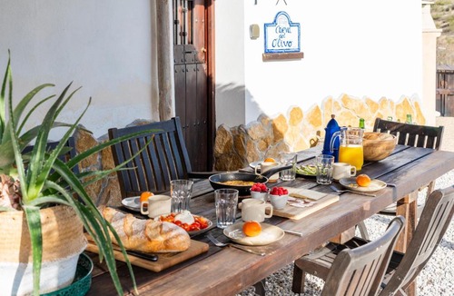 Carramaiza House | LAS DUNAS Caves - Olivo