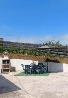 San Vicente de la Barquera House | Las Tres Mimosas