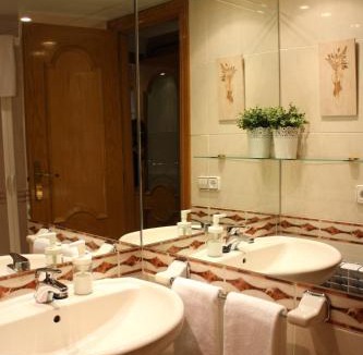 Ainsa Apartment | Las Tres Sorores