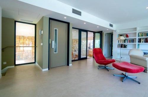 Jesus Pobre Villa | Les Rotes Boutique Home