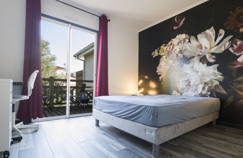 Aytre Apartment | Less than 100 m from the beach, near La Rochelle, T3 second floor with terrace