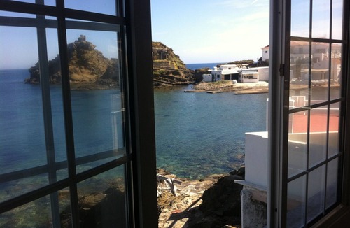 Mahon House | LIKE BEING ON BOARD OF A BOAT AT SEA