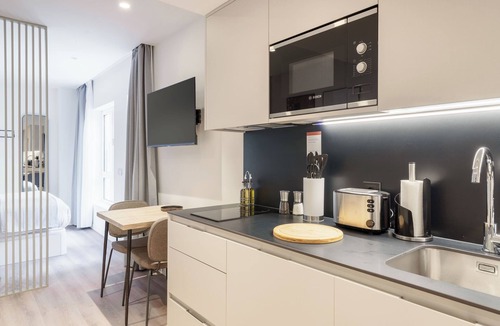 Nueva Espana Apartment | Limehome Madrid Calle Hurtado de Mendoza