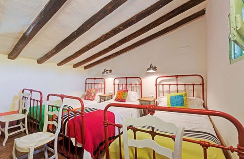Fraga House | Lively holiday home in Fraga with private pool