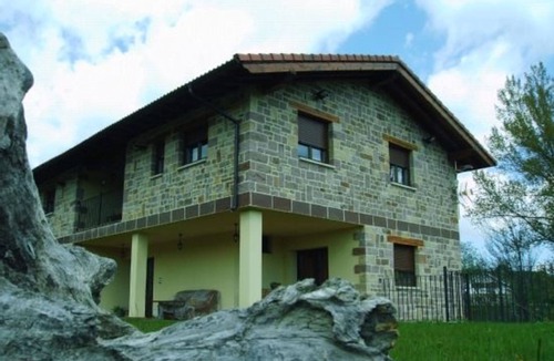 San Salvador de Cantamuda House | Llosa, Complete House