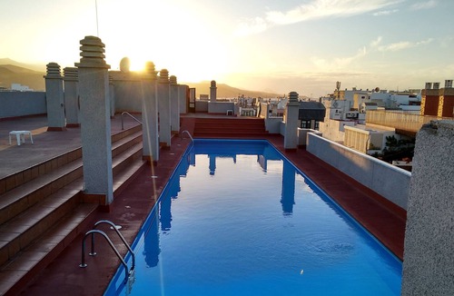 Las Palmas de Gran Canaria Apartment | Loft in Santa Catalina Park, 300m from Las Canteras