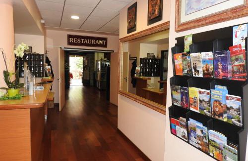 Tarascon-sur-Ariege Hotel | Logis Hôtel Restaurant de la Poste