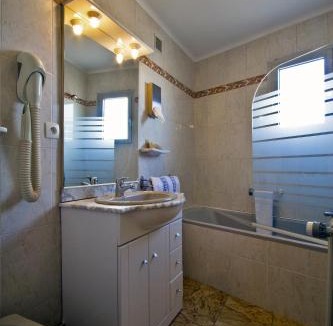 Saillagouse Hotel | Logis Hotel Restaurant Planes