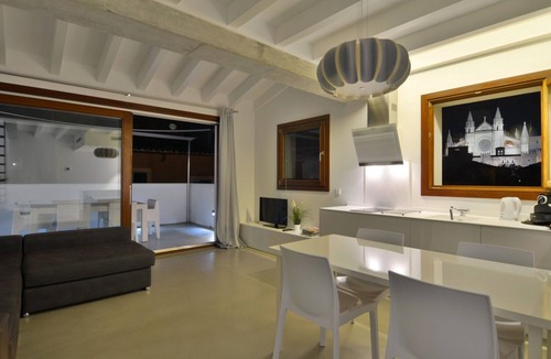 La Llotja-Born Apartment | Lonja Suites 4 white