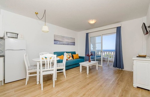 Arenal d'en Castell Condo | Lovely 2-bedrooms condo just 300 mts from beach