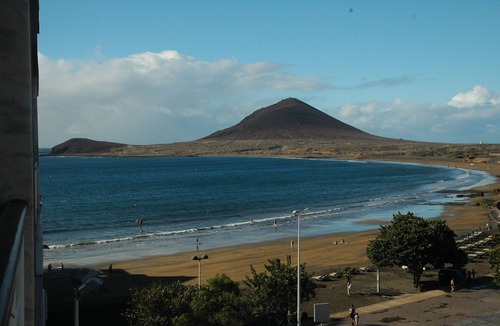 El Medano Apartment | Lovely 2 bedroom apartment, terrace, sea view & wifi, 1 minute walk to the beach