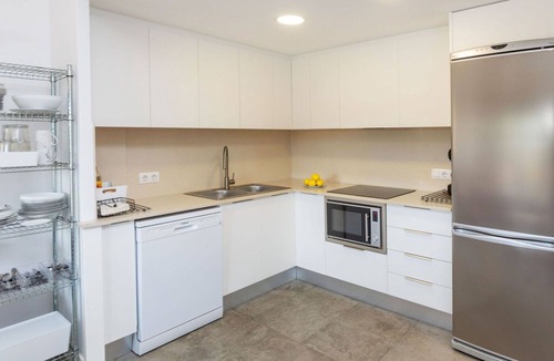 Sant Antoni de Calonge Apartment | Lovely apartment for 6 people with pool, WIFI, A/C, TV, terrace and parking