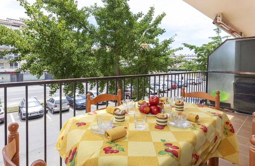 Sant Antoni de Calonge Apartment | Lovely apartment for 6 people with WIFI, pool, TV and terrace
