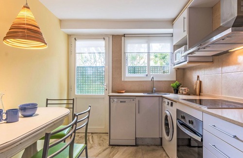 Tarragona Apartment | Lovely apartment for 6 guests with WIFI, pool, TV and terrace