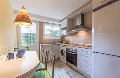 Tarragona Apartment | Lovely apartment for 6 guests with WIFI, pool, TV and terrace