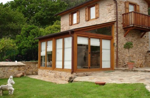 Porto do Barqueiro Cottage | Lovely country house with garden by the sea in Rías Altas