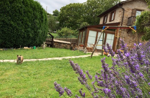 Porto do Barqueiro Cottage | Lovely country house with garden by the sea in Rías Altas
