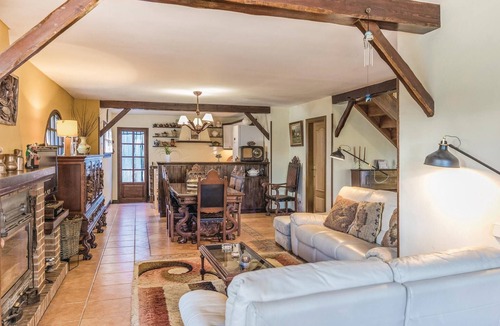 La Goba House | Lovely home in Vidreres with WiFi