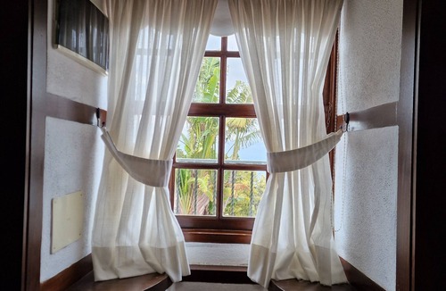 Tijarafe Cottage | Lovely rural house nestled amongst banana trees with a private pool.