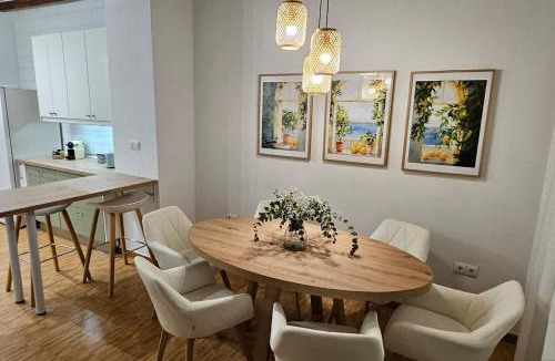 San Anton House | LovelyLoft Trafalgar