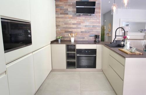 Nou Moles Apartment | Luxurious home near the Old Town.