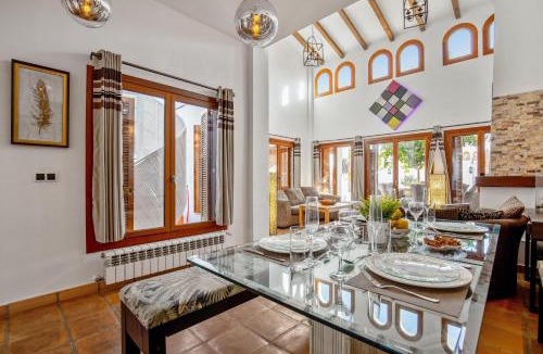 Caserio Los Tarquinos Villa | Luxurious Villa in Baos y Mendigo, Spain - Perfect for Families and Groups