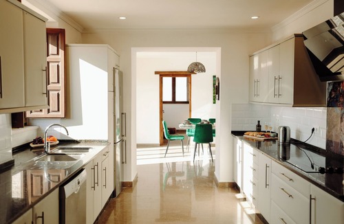Priego de Cordoba Villa | Luxurious villa nestled amongst olive groves with stunning mountain views.