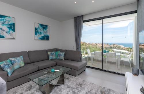 El Faro Apartment | Luxury 2BR Seaviews - Santa Barbara Heights