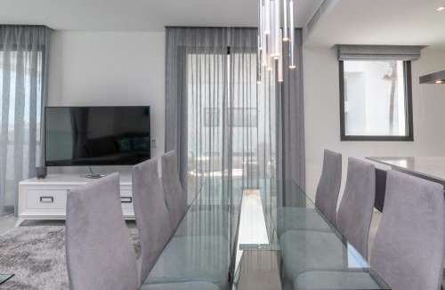 El Faro Apartment | Luxury 2BR Seaviews - Santa Barbara Heights