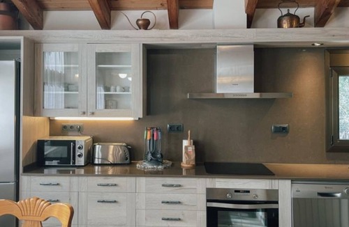 Montardit de Baix Apartment | Luxury 3-bedroom apartment in Montardit de Baix