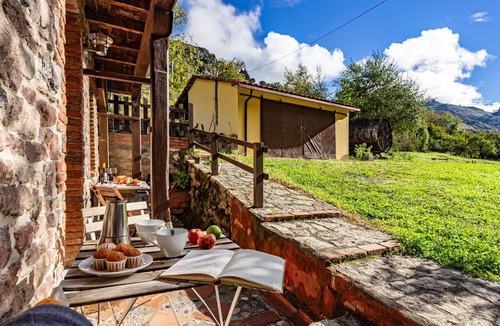 Precendi House | Luxury Cabin with Jacuzzi by the Sella River and Picos de Europa