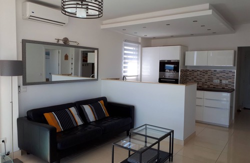 Benalmadena Costa Apartment | Luxury Modern Beachfront Apt VFT/MA 04505 Panoramic Sea Views. Wifi & UK TV