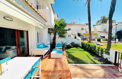 Torre del Mar Ski Chalet | LUXURY SEASIDE TRAIÑAS - EVO INSPIRATION AT THE FOOT OF THE MEDITERRANEAN