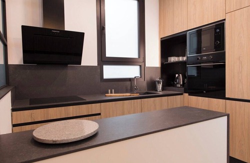 Eixample Apartment | Luxury Stay | 4 Guests | Balcony | City Centre