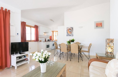 San Miguel de Abona Villa | LUXURY SUNNY HOLIDAY HOME WITH BREATHTAKING VIEWS AND HEATED PRIVATE POOL