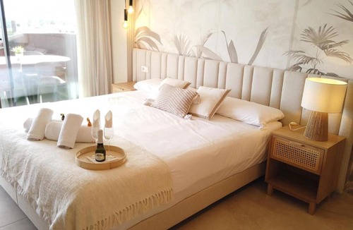 Guadalupe Apartment | Luxury UCAM Executive , Terrace , High Speed WiFi