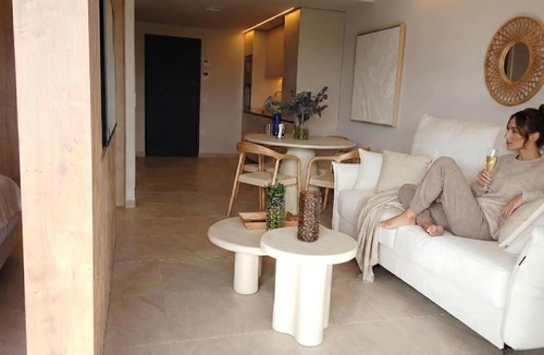 Guadalupe Apartment | Luxury UCAM Executive , Terrace , High Speed WiFi