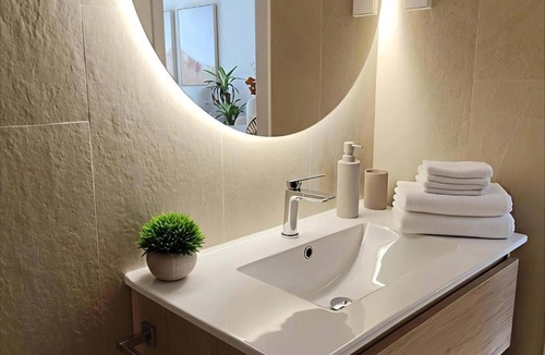 Guadalupe Apartment | Luxury UCAM Studio, Desk and High Speed WiFi