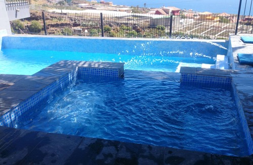 Candelaria House | LUXURY VILLA OCEAN VIEWS. PRIVATE HEATED POOL, JACUZZI, BBQ, WIFI, CARS PARKING