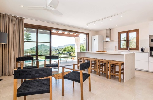 Capdepera Ski Chalet | Luxury Villa Overlooking Sea