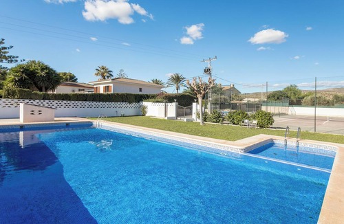 Coveta Fuma Ski Chalet | Luxury Villa with Pool and Tennis Court, a 10-minute walk from the beach