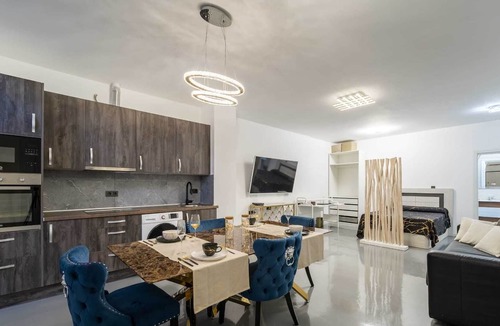 R.E.N.F.E. Apartment | Málaga Downtown Loft