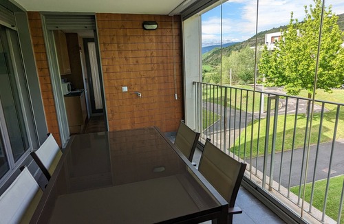 Abena Apartment | Magnífico Apartamento en Pirineos con Piscina y Cerca de Pistas de Esquí